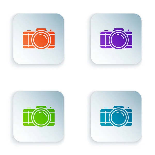Kleurenfoto camerapictogram geïsoleerd op witte achtergrond. Foto camerapictogram. Pictogrammen instellen in kleurrijke vierkante knoppen. Vector illustratie — Stockvector