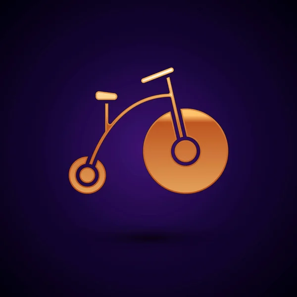 Ouro Bicicleta vintage com uma grande roda e um pequeno ícone isolado no fundo azul escuro. Bicicleta sinal de transporte público. Ilustração vetorial — Vetor de Stock