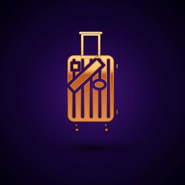 Koper emas untuk perjalanan dan ikon stiker terisolasi pada latar belakang biru tua. Traveling tanda bagasi. Ikon bagasi perjalanan. Ilustrasi Vektor - Stok Vektor
