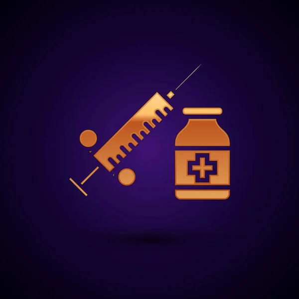 Jeringa Gold Medical con aguja e icono de vial o ampolla aislado sobre fondo azul oscuro. Vacunación, inyección, vacuna, concepto de insulina. Ilustración vectorial — Archivo Imágenes Vectoriales