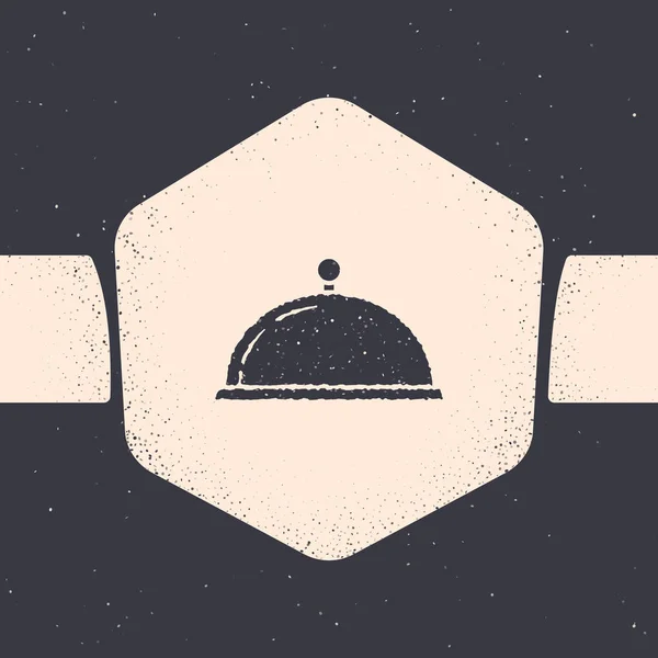 Grunge pokrytý podnosem potravinové ikony izolované na šedém pozadí. Podnos a nápis víka. Restaurační plášť s víkem. kuchyňského nádobí. Monochromatický výkres. Vektorová ilustrace — Stockový vektor