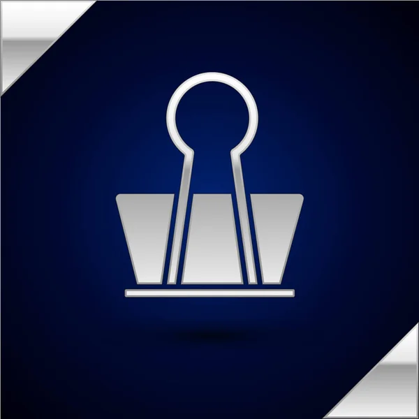 Argento icona clip Binder isolato su sfondo blu scuro. Fermacarte. Illustrazione vettoriale — Vettoriale Stock
