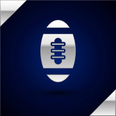 Gümüş Amerikan Futbolu topu simgesi koyu mavi arka plan izole. Rugby topu simgesi. Takım sporu oyun sembolü. Vektör İllüstrasyonu