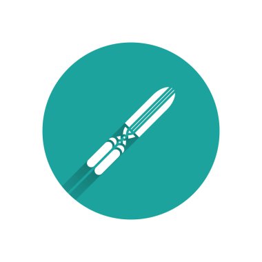 Beyaz Bahçe uzun gölge ile izole simgesi kırpma için el yapımı makas. Ahşap saplı budama makasları. Yeşil daire düğmesi. Vektör İllüstrasyonu