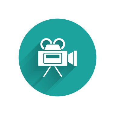 Beyaz Sinema kamera ikonu uzun gölgeli izole edilmiş. Video kamera. Film tabelası. Film projektörü. Yeşil daire düğmesi. Vektör İllüstrasyonu