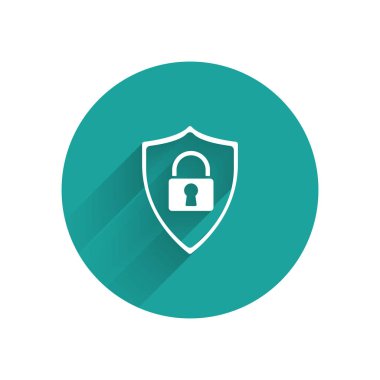 Uzun gölge ile izole kilit simgesi ile Beyaz Kalkan güvenlik. Koruma, güvenlik, şifre güvenliği. Güvenlik duvarı erişim gizlilik işareti. Yeşil daire düğmesi. Vektör İllüstrasyonu