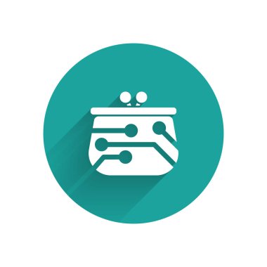 Beyaz Cryptocurrency cüzdan simgesi uzun gölge ile izole. Cüzdan ve bitcoin işareti. Madencilik konsepti. Para, ödeme, nakit, ödeme simgesi. Yeşil daire düğmesi. Vektör İllüstrasyonu