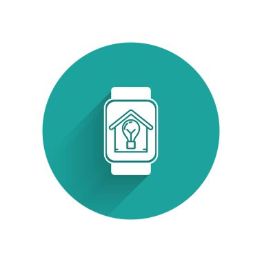 Akıllı ev ve uzun gölge ile izole ampul simgesi ile Beyaz Akıllı saat. Yeşil daire düğmesi. Vektör İllüstrasyonu