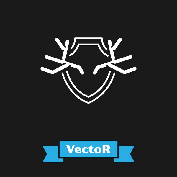 Corna di cervo bianco sull'icona dello scudo isolata su sfondo nero. Trofeo di caccia al muro. Illustrazione vettoriale — Vettoriale Stock