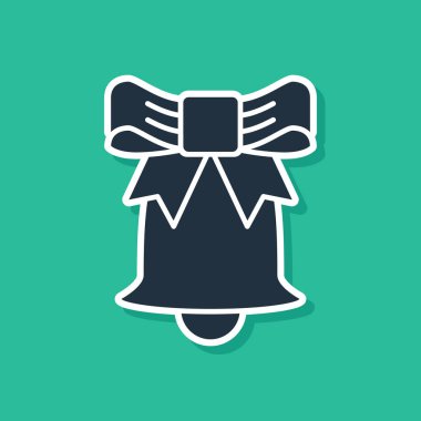 Mavi Zil çan simgesi yeşil arka plan üzerinde izole. Alarm sembolü, servis zili, el zili işareti, bildirim sembolü. Vektör İllüstrasyonu