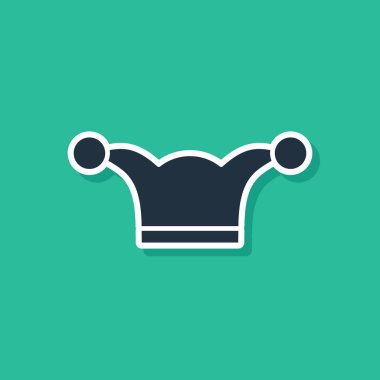 Yeşil arka planda izole çanları ile Mavi Jester şapka. Palyaço simgesi. Lunapark komik adam işareti. Vektör İllüstrasyonu