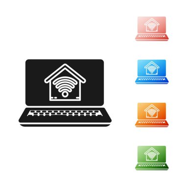 Beyaz arka planda izole wi-fi simgesi ile akıllı ev ile Siyah Laptop. Uzaktan kumanda. Simgeleri renkli ayarlayın. Vektör İllüstrasyonu