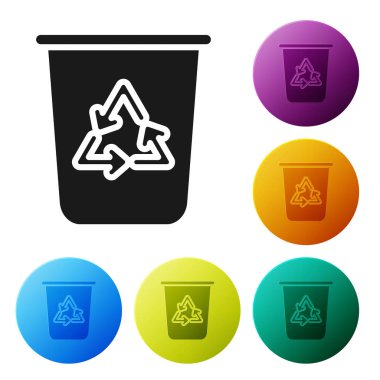 Beyaz arka planda yalıtılmış geri dönüşüm simgesi olan siyah Geri Dönüşüm kutusu. Çöp kutusu simgesi. Çöp kutusu tabelası. Sepet işaretini geri dönüştürün. Simgeleri renkli daire düğmeleri ayarlayın. Vektör İllüstrasyonu