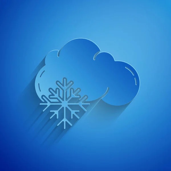Nube de papel con icono de nieve aislado sobre fondo azul. Nube con copos de nieve. Icono de tiempo único. Signo de niebla. Estilo de arte de papel. Ilustración vectorial — Vector de stock