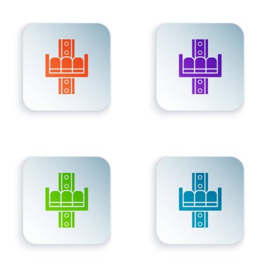 Beyaz arka planda yalıtılmış Renk Çekimi atlıkarınca simgesi. Lunapark. Çocuk eğlence oyun alanı, eğlence parkı. Simgeleri renkli kare düğmelere ayarlayın. Vektör İllüstrasyonu