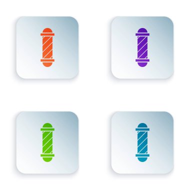 Beyaz arka plan üzerinde izole Color Classic Berber mağaza kutup simgesi. Berber dükkanı direği sembolü. Simgeleri renkli kare düğmelere ayarlayın. Vektör İllüstrasyonu