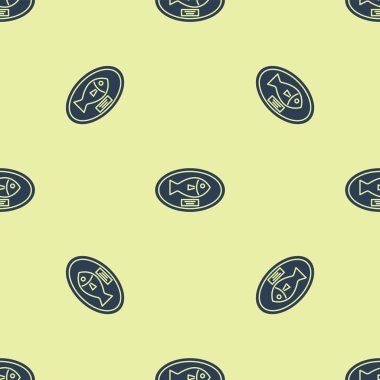 Mavi Balık kupa tahta simgesi sarı arka plan üzerinde izole dikişsiz desen asılı. Duvarda balık avı ganimeti. Vektör İllüstrasyonu