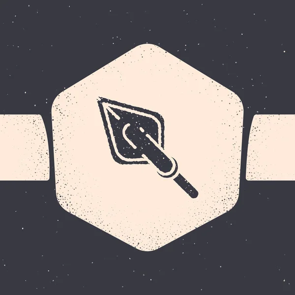Grunge Hipster punta de flecha icono aislado sobre fondo gris. Dibujo vintage monocromo. Ilustración vectorial — Vector de stock