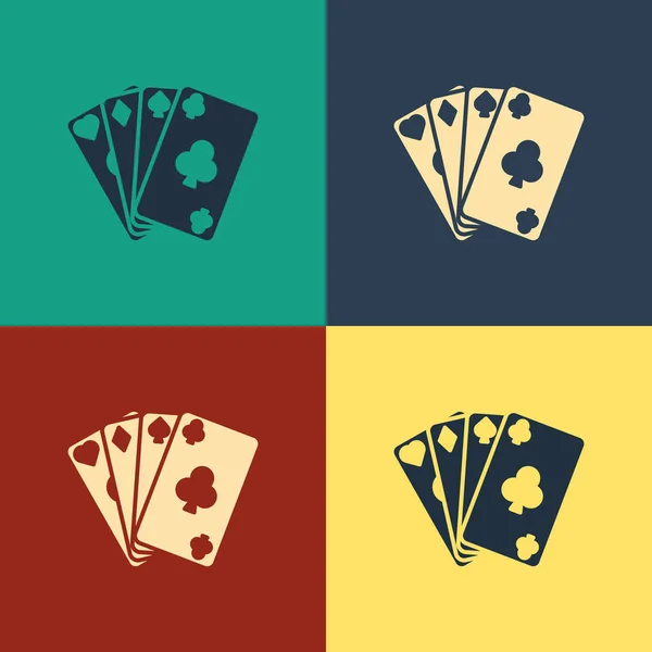 Колір Відтворення піктограм карт ізольовано на кольоровому фоні. Азартні ігри в казино. Малюнок вінтажного стилю. Векторна ілюстрація — стоковий вектор