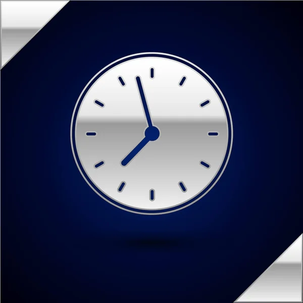 Icono del reloj de plata aislado sobre fondo azul oscuro. Símbolo de tiempo. Ilustración vectorial — Vector de stock