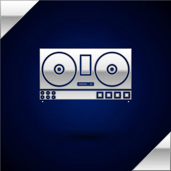 Telecomando Silver DJ per riprodurre e mixare l'icona musicale isolata su sfondo blu scuro. Miscelatore DJ completo di lettore in vinile e telecomando. Illustrazione vettoriale — Vettoriale Stock