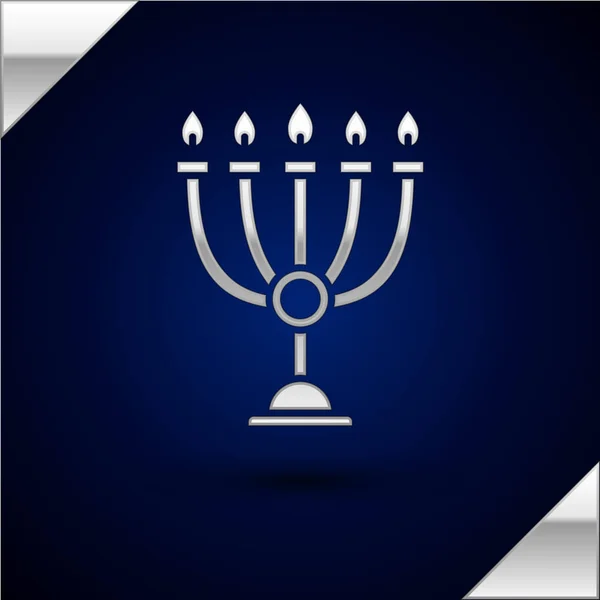 Ezüst Hanukkah Menorah ikon izolált sötétkék háttér. Hanuka hagyományos szimbólum. Ünnepi vallás, fények zsidó ünnepe. Vektoros illusztráció — Stock Vector