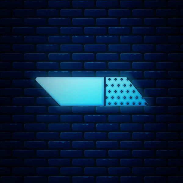 Glow néon gomme ou icône en caoutchouc isolé sur fond de mur de briques. Illustration vectorielle — Image vectorielle