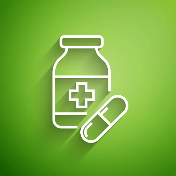 Witte lijn Medicijn fles en pillen pictogram geïsoleerd op groene achtergrond. Flessenpil teken. Farmaceutisch ontwerp. Vector Illustratie — Stockvector