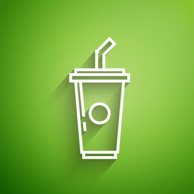 Yeşil zemin üzerinde saman ve su ikonu olan beyaz çizgi kağıt bardak. Soda bardağı. Taze soğuk içecek sembolü. Vektör İllüstrasyonu