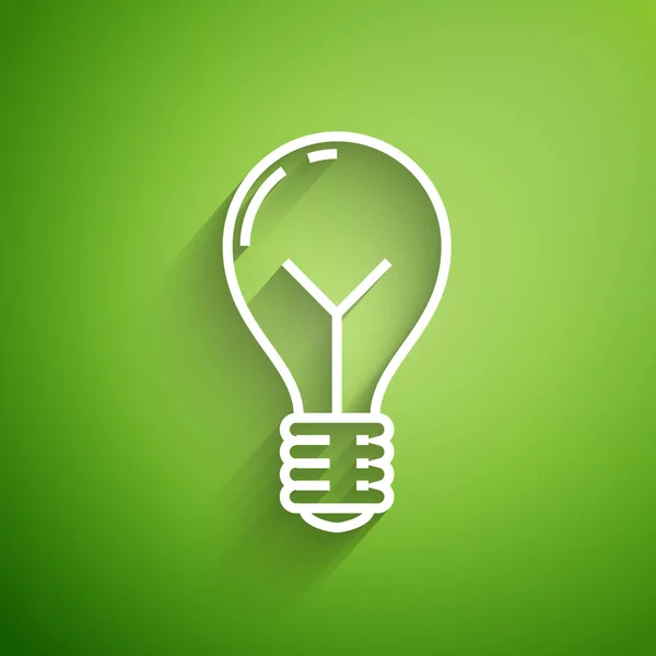 Weiße Linie Glühbirne mit Konzept der Idee Symbol isoliert auf grünem Hintergrund. Energie und Ideensymbol. Inspirationskonzept. Vektorillustration — Stockvektor