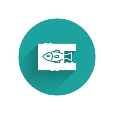 White Stop okyanus plastik kirliliği ikonu uzun gölgeli izole edilmiş. Çevre koruma kavramı. Balıklar plastiğe hayır der. Yeşil daire düğmesi. Vektör İllüstrasyonu