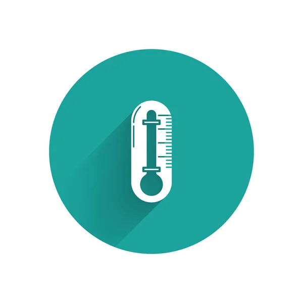 Weißes Thermometer-Symbol isoliert mit langem Schatten. grüner Kreis-Knopf. Vektorillustration — Stockvektor