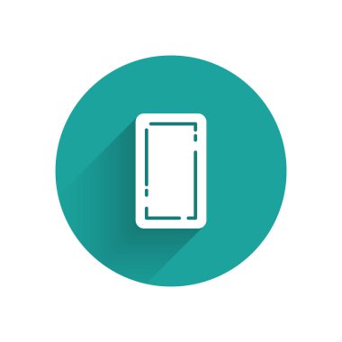 Beyaz iskambil kartı simgesi uzun gölgeli izole edildi. Kumarhane kumarı. Yeşil daire düğmesi. Vektör İllüstrasyonu