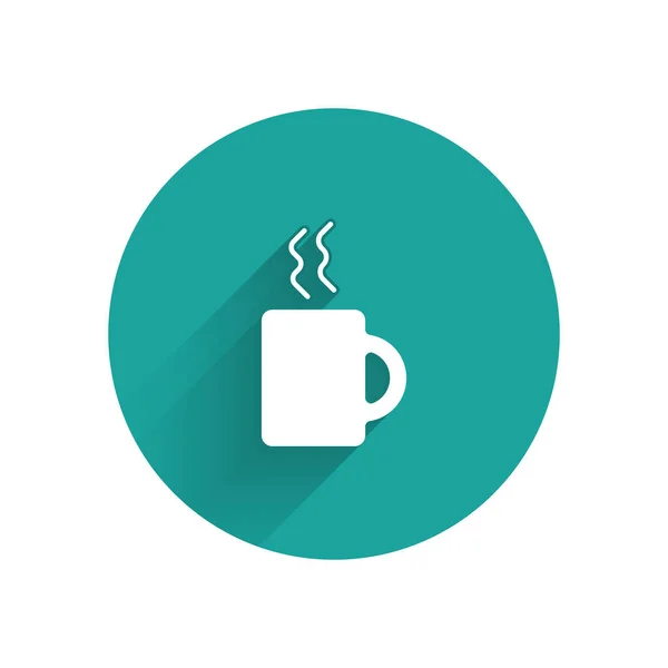 흰 커피 컵 모양의 아이콘은 긴 그림자와 분리되어 있습니다. 홍차 한잔. 뜨거운 커피. 녹색 동그라미 버튼. 벡터 일러스트 — 스톡 벡터