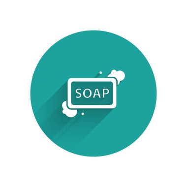 Köpük ikonlu uzun gölgeli beyaz sabun kalıbı. Köpüklü sabun çubuğu. Yeşil daire düğmesi. Vektör İllüstrasyonu