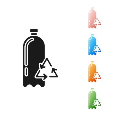 Siyah geri dönüşüm plastik şişe simgesi beyaz arkaplanda izole edilmiş. Simgeleri renklendirin. Vektör İllüstrasyonu