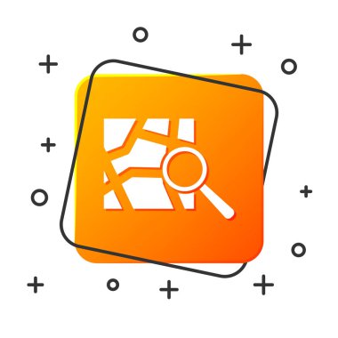 Beyaz zemin üzerinde konum belirleyici simgesi olan beyaz katlı harita. Turuncu kare düğme. Vektör İllüstrasyonu