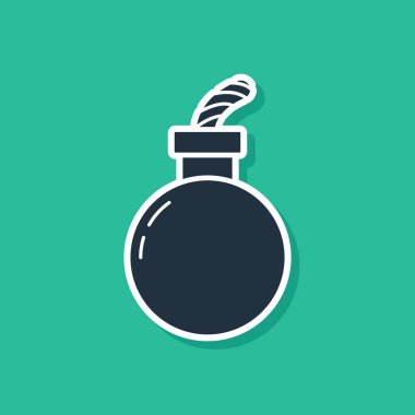 Mavi Bomba yeşil arka planda izole edilmiş ikonu patlatmaya hazır. Mutlu Cadılar Bayramı Partisi. Vektör İllüstrasyonu