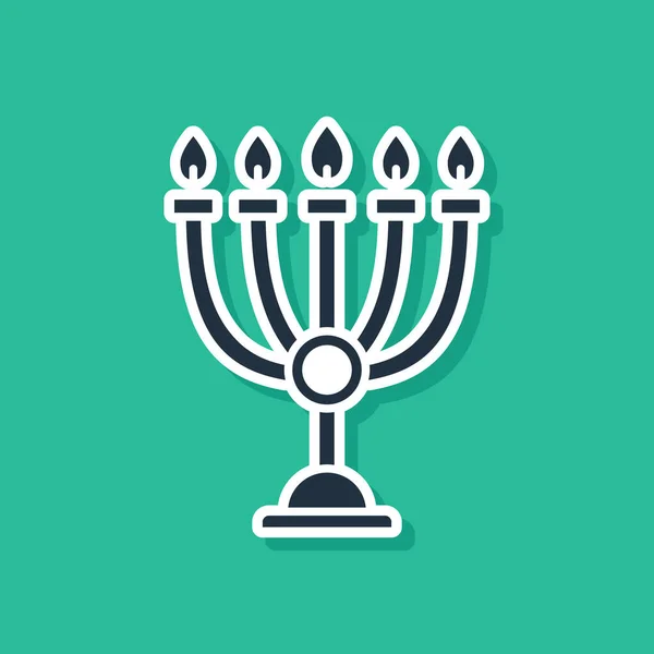 Blaues Chanukka Menora Symbol isoliert auf grünem Hintergrund. Chanukka traditionelles Symbol. Feiertagsreligion, jüdisches Lichterfest. Vektorillustration — Stockvektor