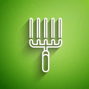 Beyaz çizgili bahçe tırmığı yeşil arka planda izole edilmiş iş simgesi. Bahçecilik, tarım, çiftçilik aleti. Toprak işçisi. Vektör İllüstrasyonu