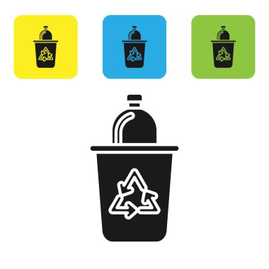 Beyaz arkaplanda izole edilmiş geri dönüşüm sembolü simgesi olan siyah geri dönüşüm kutusu. Çöp kutusu simgesi. Çöp kutusu tabelası. Geri dönüşüm sepeti işareti. Renkli kare düğmeleri ayarlayın. Vektör İllüstrasyonu