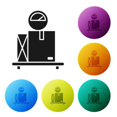 Beyaz arkaplanda izole edilmiş karton kutu simgesine sahip siyah ölçek. Lojistik ve teslimat. Dağıtım paketinin ağırlığı bir ölçekte. Renkli daire düğmelerini ayarlayın. Vektör İllüstrasyonu