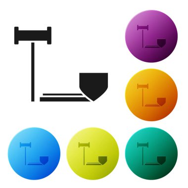 Beyaz arka planda siyah yargıç tokmağı ve kalkan ikonu var. Sigorta konsepti. Güvenlik, güvenlik, koruma, konsept koruma. Renkli daire düğmelerini ayarlayın. Vektör İllüstrasyonu