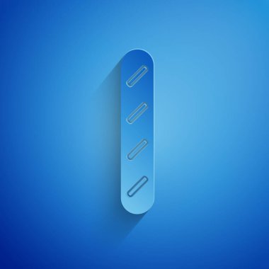 Kağıt kesiği Fransız ekmeği ikonu mavi arka planda izole edilmiş. Kağıt sanatı tarzı. Vektör İllüstrasyonu