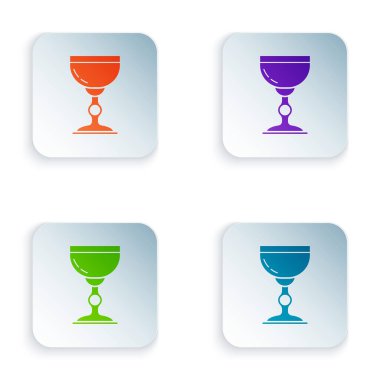 Beyaz arka planda izole edilmiş renkli Yahudi kadeh ikonu. Kiddush için Yahudi şarabı bardağı. Şabat için çerez kupası. Renkli kare düğmelere simgeleri yerleştir. Vektör İllüstrasyonu