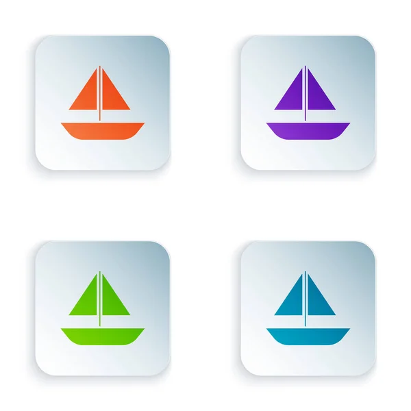 彩色游艇或帆船图标孤立在白色背景。 游艇海上游轮旅行. 在彩色正方形按钮中设置图标. 病媒图解 — 图库矢量图片