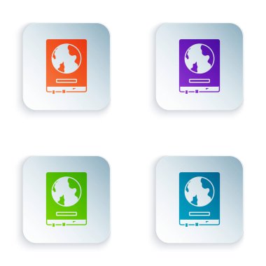 Beyaz arkaplanda izole edilmiş bir okul karatahta dünya haritası. Tahtaya harita çiziyorum. Renkli kare düğmelere simgeleri yerleştir. Vektör İllüstrasyonu