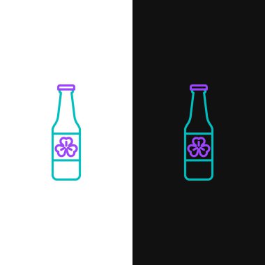 Beyaz ve siyah arkaplanda dört yapraklı yonca simgesi olan çizgi bira şişesi. Aziz Patrick gününüz kutlu olsun. Renkli taslak konsepti. Vektör