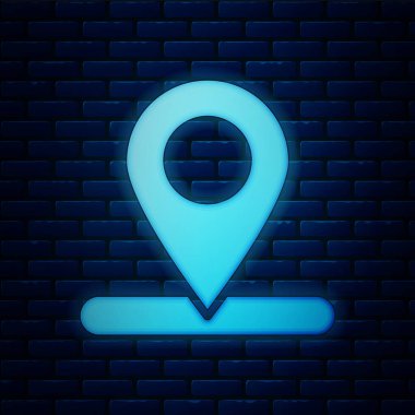 Parlayan neon harita pin simgesi tuğla duvar arka planında izole edildi. Navigasyon, işaret, konum, harita, GPS, yön, yer, pusula, arama konsepti. Vektör İllüstrasyonu