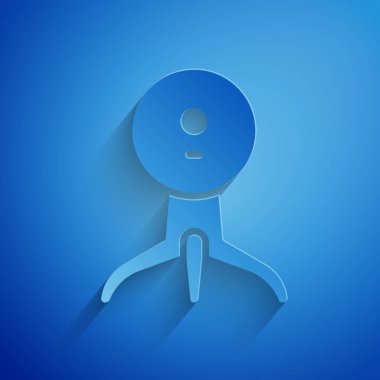 Kağıt kesme Web kamera simgesi mavi arka planda izole. Sohbet kamera. Web Kamerası simgesi. Kağıt sanatı tarzı. Vektör Illustration.